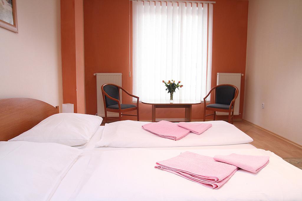 Milotin Hotel ซูเบเรซ ภายนอก รูปภาพ